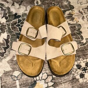 Universal Thread Tan Sandals with Gold Buckles